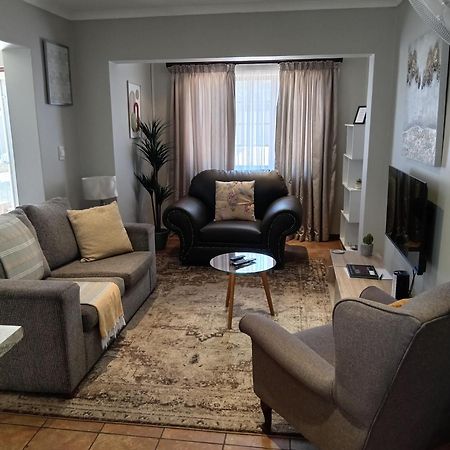 Fancy Pansy Apartman Germiston Kültér fotó