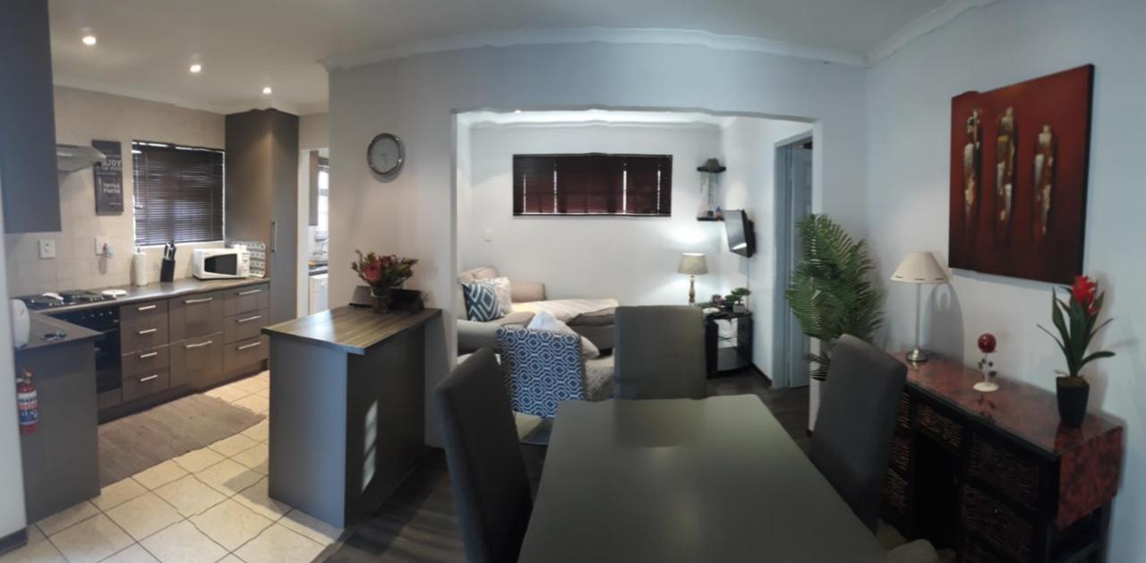 Fancy Pansy Apartman Germiston Kültér fotó
