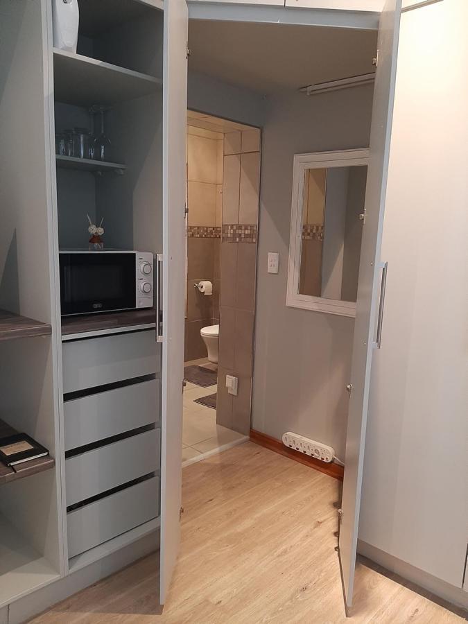 Fancy Pansy Apartman Germiston Kültér fotó