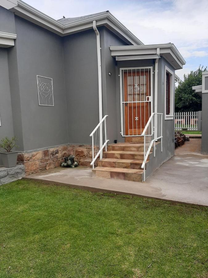 Fancy Pansy Apartman Germiston Kültér fotó